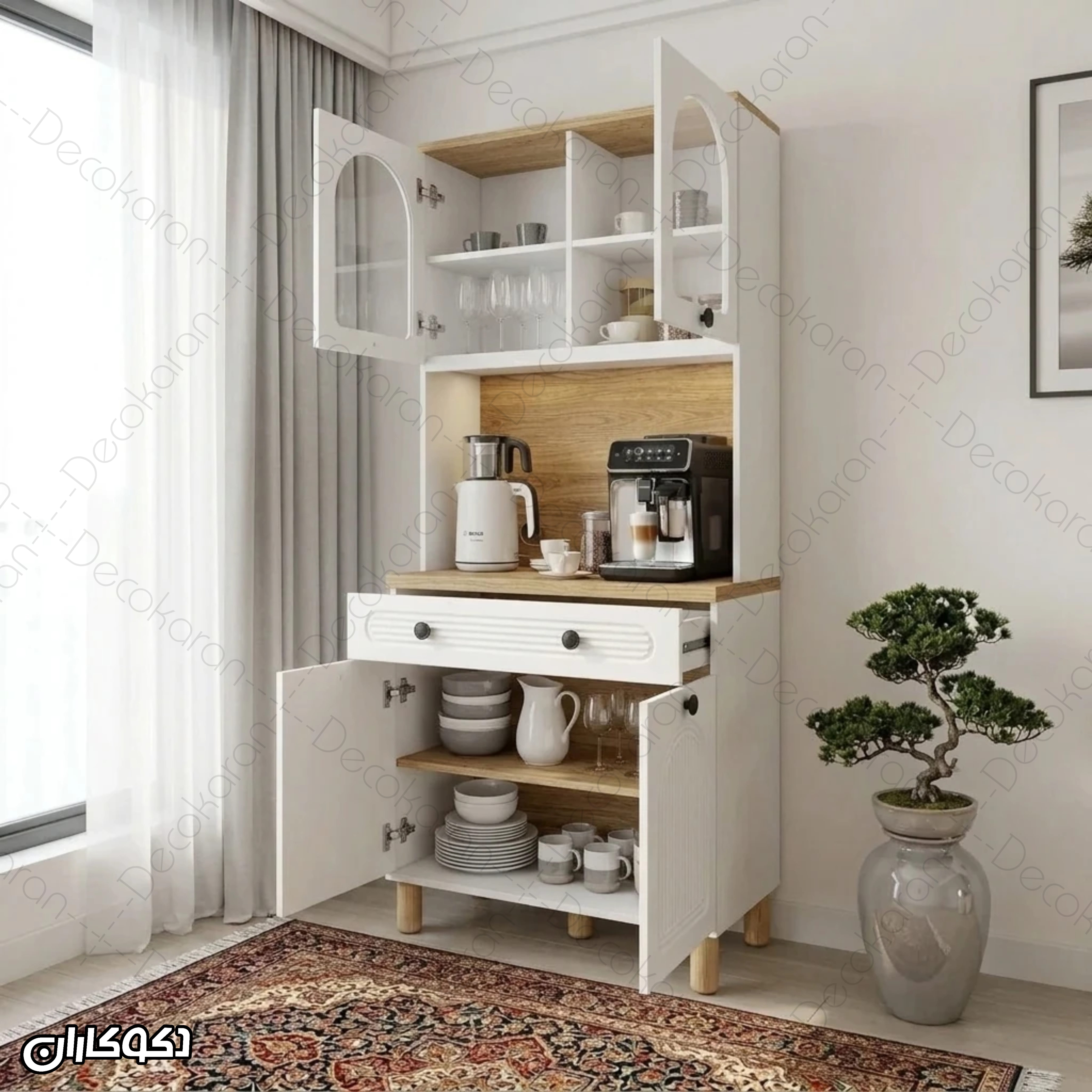 نمای داخلی کافی بار KF102 شامل کشو و قفسه‌های داخلی در حالت باز