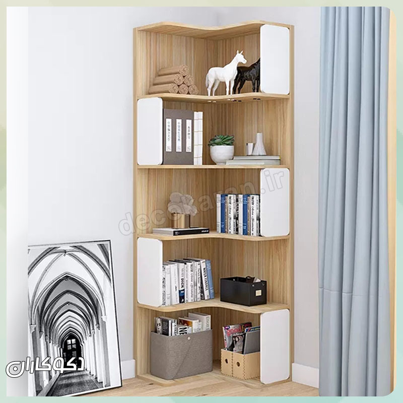 کتابخانه کنج مدرن مدل K109 با چیدمان دکوراتیو در کنار دیوار سفید