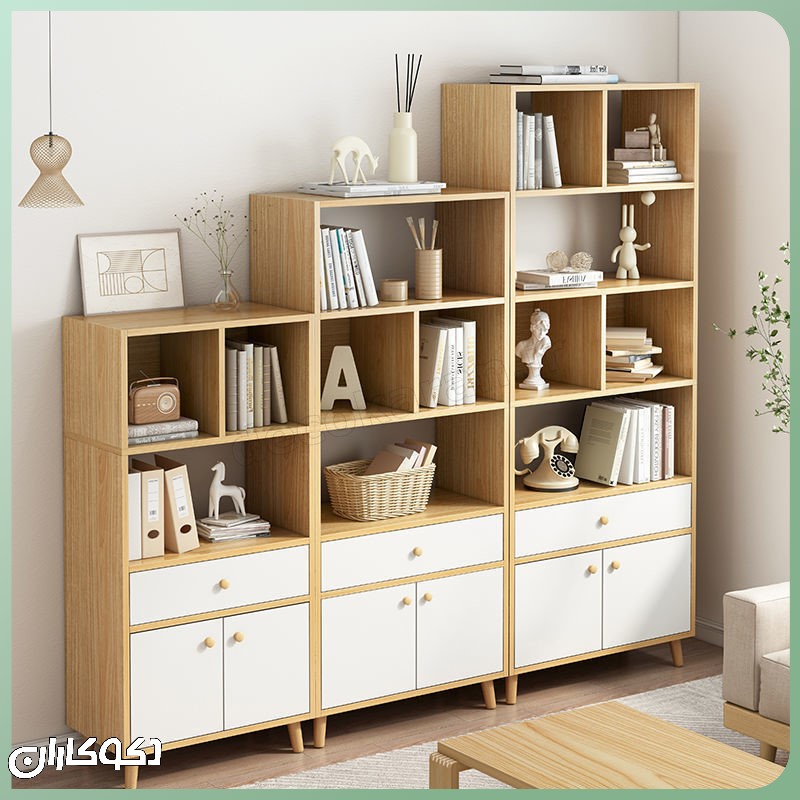 چیدمان سه تایی کتابخانه مدرن مدل K113 در دکوراسیون مینیمال با پایه‌های چوبی